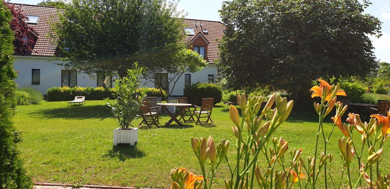 Ferienbungalow Haus Am Teich Болтенхаген Екстериор снимка